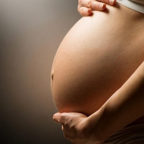 Salário-maternidade para desempregadas: saiba como solicitar o benefício e quais são os requisitos