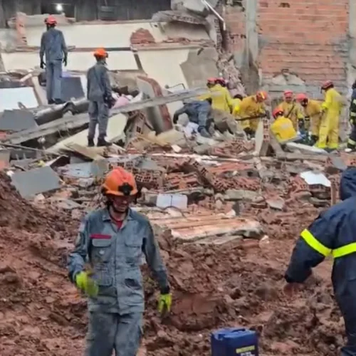 Edifício desaba e deixa quatro vítimas em São Bernardo do Campo (SP)