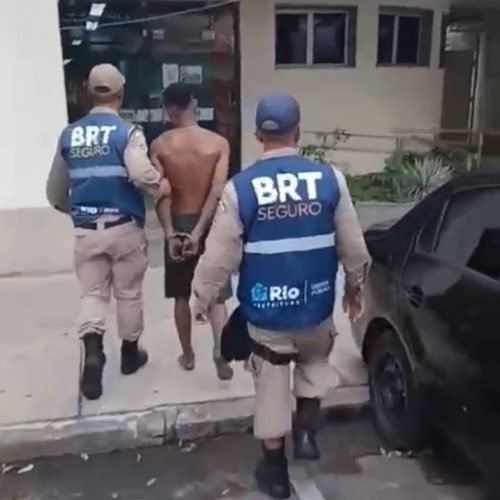 Homem furta grades de contenção de estação do BRT e é preso na Zona Norte