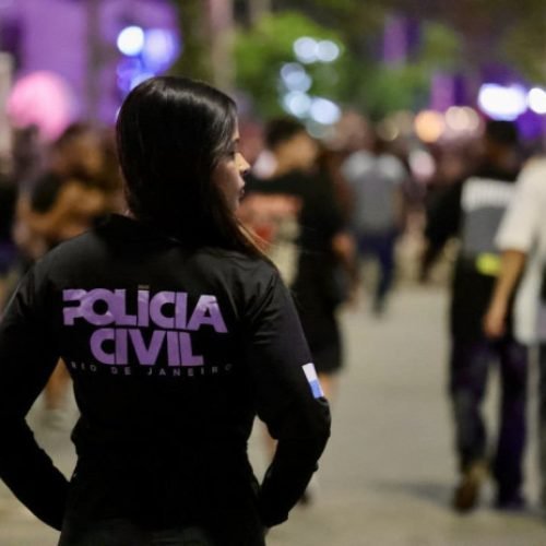 Operação contra o Comando Vermelho prende três e mira policiais suspeitos de ligação com esquema criminoso no RJ