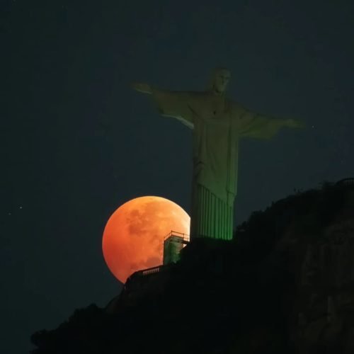 ‘Lua de Sangue’: primeiro eclipse total da Lua de 2025 o correu na madrugada desta sexta-feira (14)