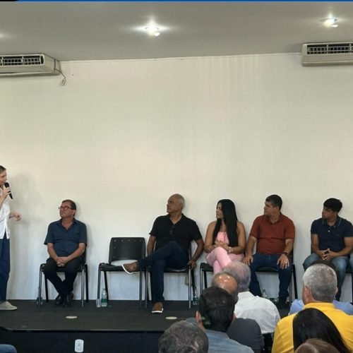 Ao lado de Jair, Dani Cunha anuncia investimentos na cidade