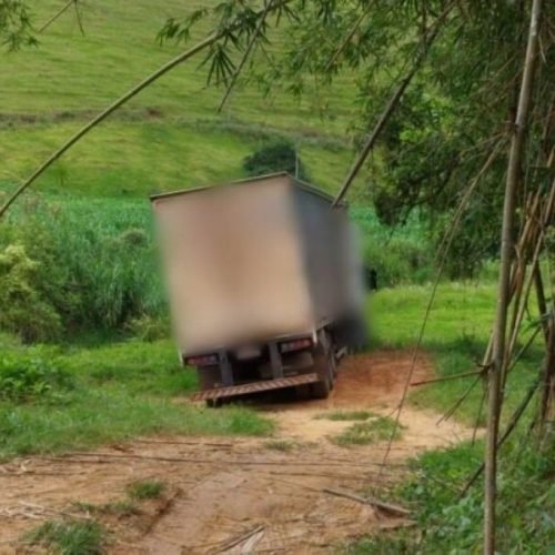 Caminhoneiro é preso após comunicar falso roubo para a Polícia Militar em Leopoldina