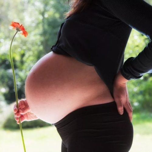 Número de mães com mais de 40 anos ultrapassa o de mães adolescentes no Brasil pela primeira vez