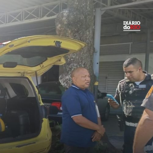 Taxista é preso no Rio por cobrar mais de R$ 770 para levar turista do Galeão à Barra