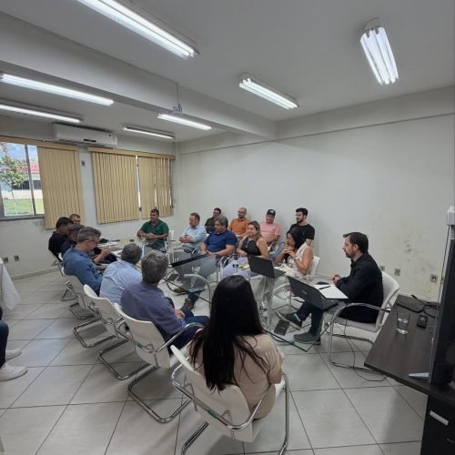 Prefeito de Itaperuna e reitor do IFF fazem visita ao campus para dialogar sobre melhorias nas vias de acesso, iluminação pública e transporte