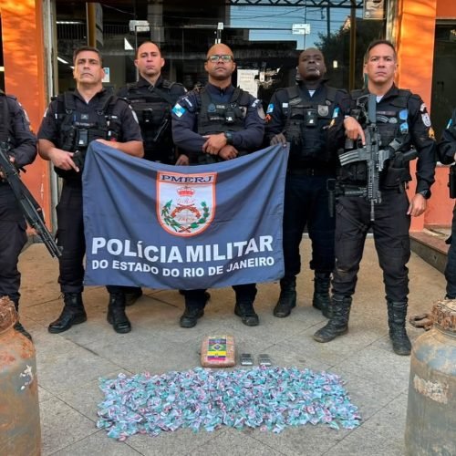 PM apreende drogas escondidas em área de mata às margens da rodovia RJ-186, em Santo Antônio de Pádua (RJ)