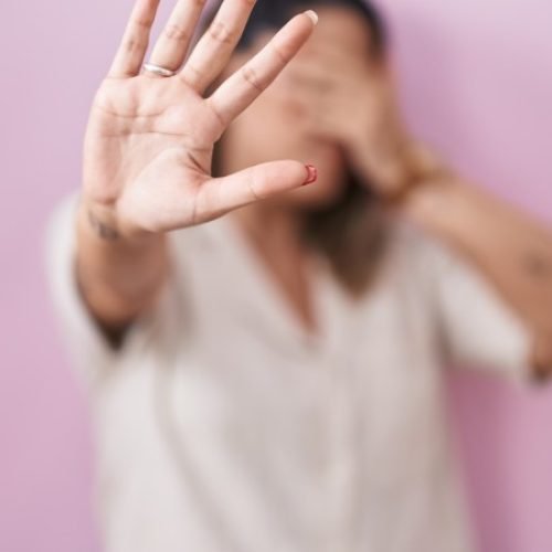 Câmara aprova projeto que endurece punição para presos em saída temporária que ameaçarem mulher