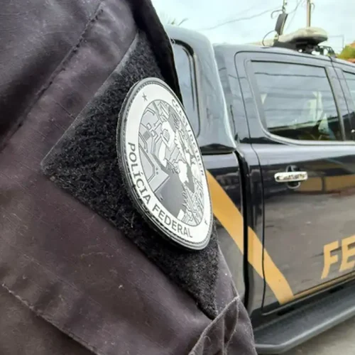 PF prende operadores financeiros do Comando Vermelho e bloqueia quase R$ 500 milhões