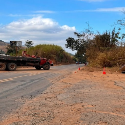 Três pessoas morrem e uma fica ferida em grave acidente na MGC-482, em Carangola (MG)