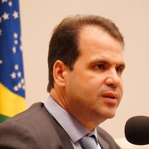 Você sabe o que está por trás do seu pedido no iFood? Deputado Áureo Ribeiro faz alerta sobre impactos do modelo de negócios