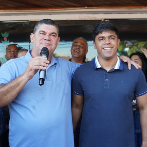 Prefeito de Itaperuna (RJ) Nel entrega hoje uniforme, tênis e material escolar