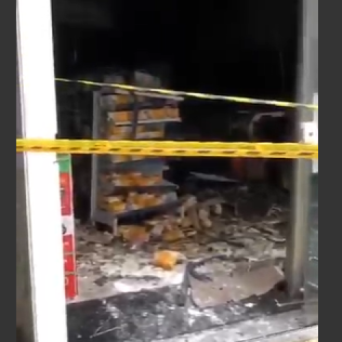 Incêndio em loja se alastra para centro comercial em Niterói (RJ)