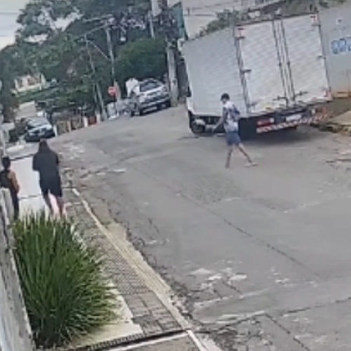 Mulher é rendida por criminosos na porta de casa no bairro Ipiranga em Guarapari (ES)