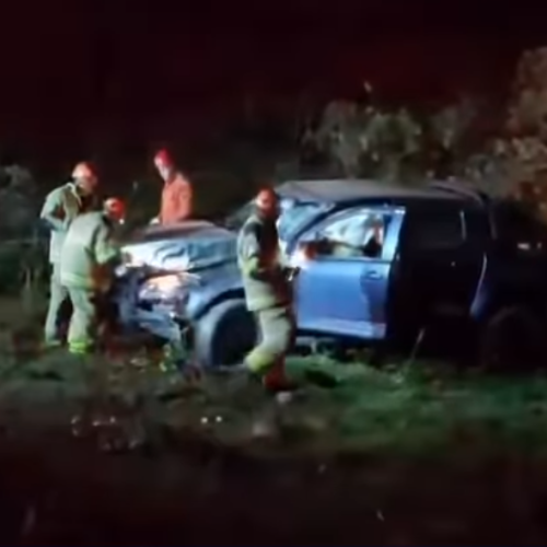 Carro sai da pista na Estrada do Avaí e mobiliza Corpo de Bombeiros em Itaperuna (RJ)