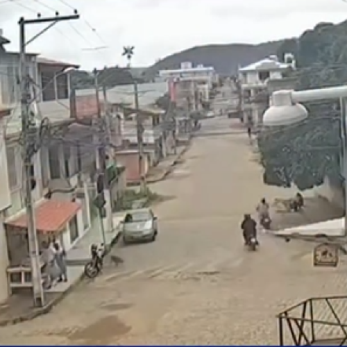 Câmeras de segurança registram assassinato de jovem de 21 anos no bairro Surubi, em Itaperuna (RJ)
