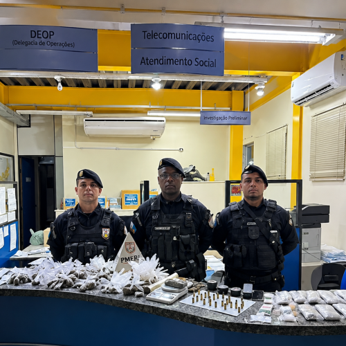 Mulher é presa com drogas, munições e materiais ligados ao tráfico em Cardoso Moreira (RJ)