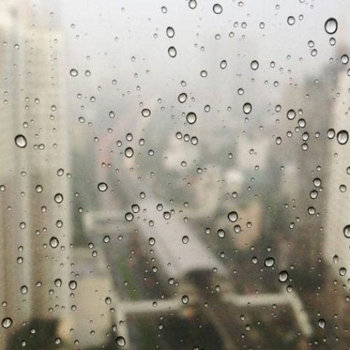 Mês de abril vai começar com alerta de chuvas volumosas e queda acentuada nas temperaturas no estado do RJ