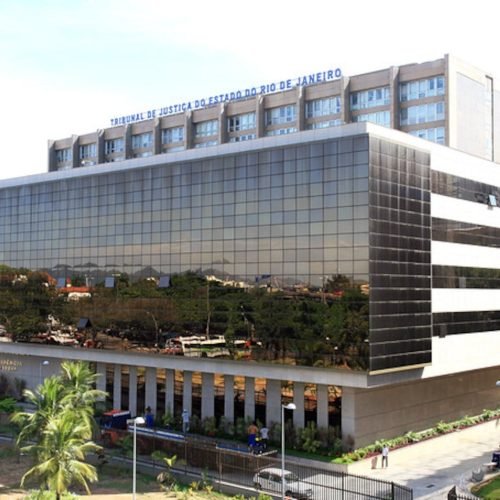 Justiça do Rio condena médico que estuprou mulheres na sala de parto
