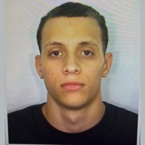 Foragido por estupro coletivo de adolescente em Botafogo se entrega à polícia