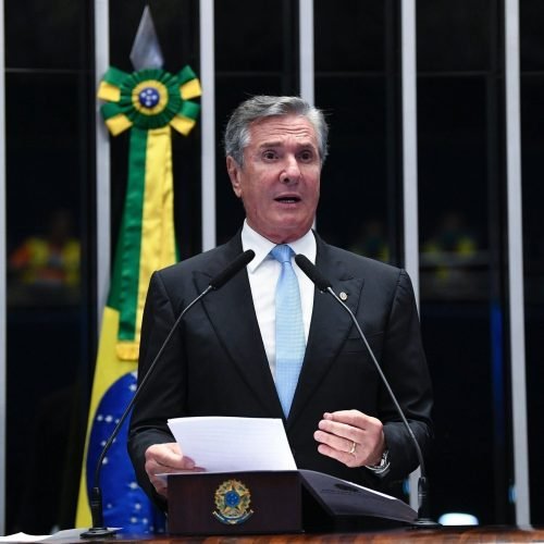 Ex-presidente Fernando Collor é preso em Maceió na manhã desta sexta-feira (25)