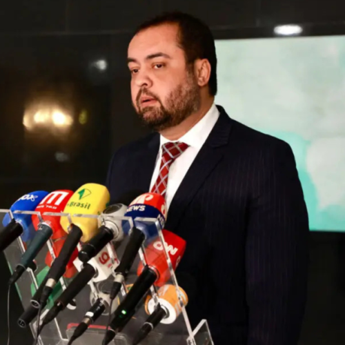 Cláudio Castro exonera 11 secretários que disputarão as eleições