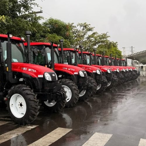 Governo do ES entrega 47 máquinas agrícolas em investimento de R$ 11,9 Milhões