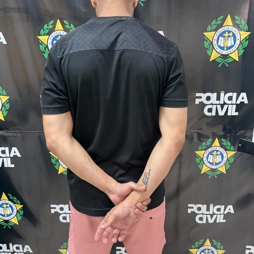 Homem é preso em cumprimento de mandado em Itaperuna (RJ)