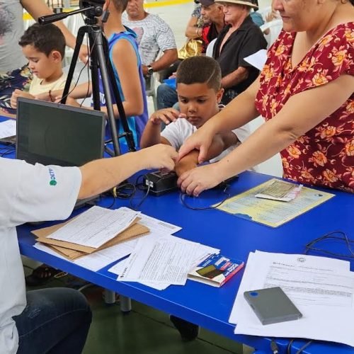 Moradores de Purilândia são beneficiados com serviços do RJ Para Todos