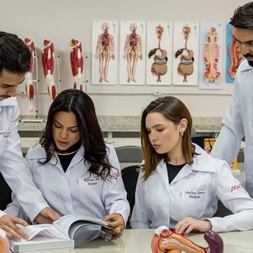 Órgão internacional habilita formados em Medicina de Itaperuna (RJ)
