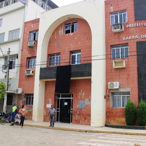 Prefeitura de Barra de São Francisco (ES) abre concurso público com 52 vagas e salários até R$ 4,3 mil