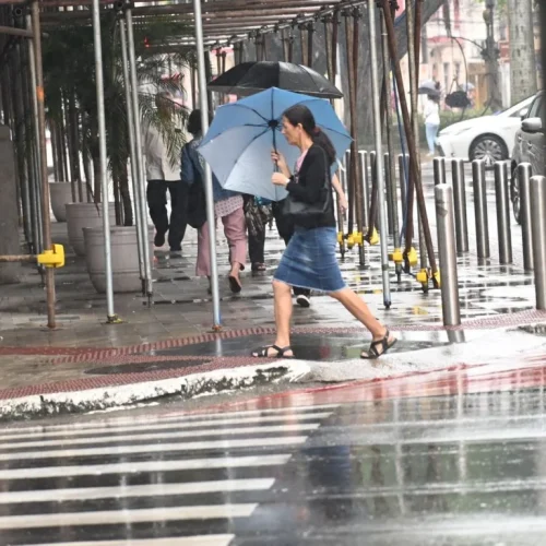 Instituto emite novo alerta de chuvas intensas e ventania para todo o ES