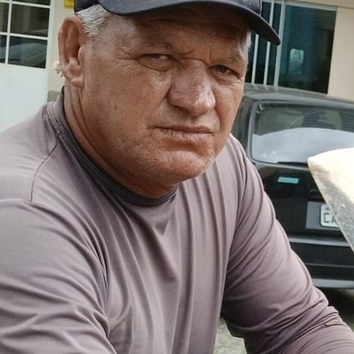Corpo de homem é encontrado dentro de carro no valão em Campos