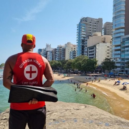 Prefeitura de Guarapari (ES) abre processo seletivo para guarda-vidas