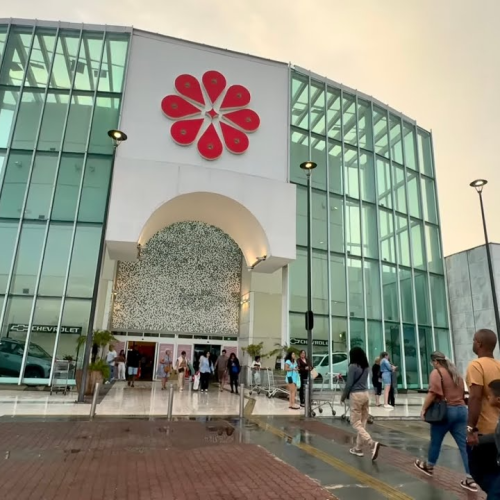 Mulher é sequestrada em estacionamento de shopping em Campos dos Goytacazes (RJ)