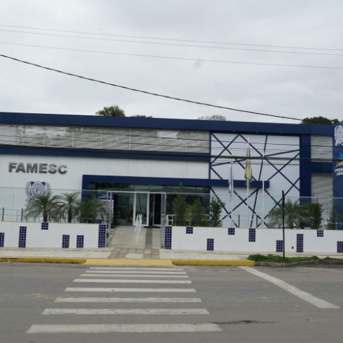 UniFAMESC suspende estudantes de medicina e instaura PAD após casos de intolerância em mensagens privadas