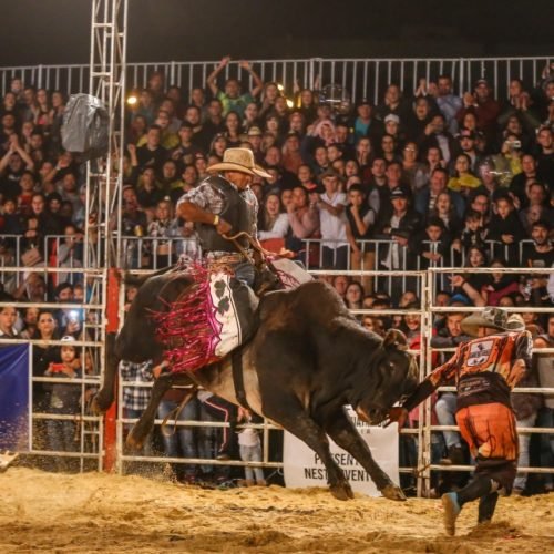 Varre-Sai resgata tradição: Rodeio volta a ser atração após 27 anos de espera