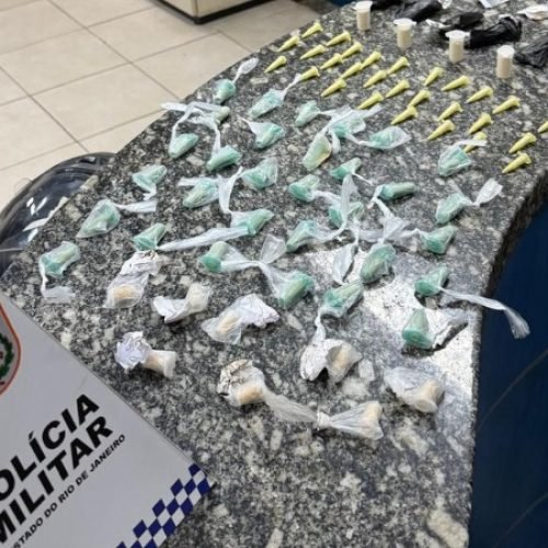 Polícia Militar apreende grande quantidade de drogas, em Santo Antônio de Pádua (RJ)