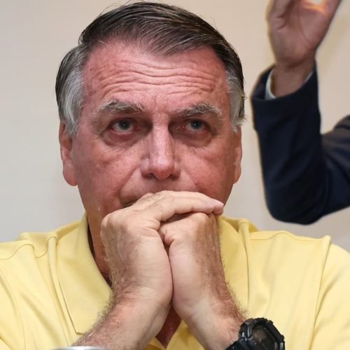 Jair Bolsonaro é alvo de operação da Polícia Federal e passará a usar tornozeleira eletrônica