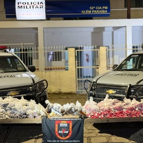 Operação da PM em Além Paraíba resulta em dois mortos, duas prisões e grande apreensão de drogas e armas