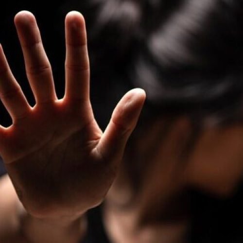 Patrulha Maria da Penha resgata mulher e duas crianças de cárcere privado em Arraial do Cabo (RJ)