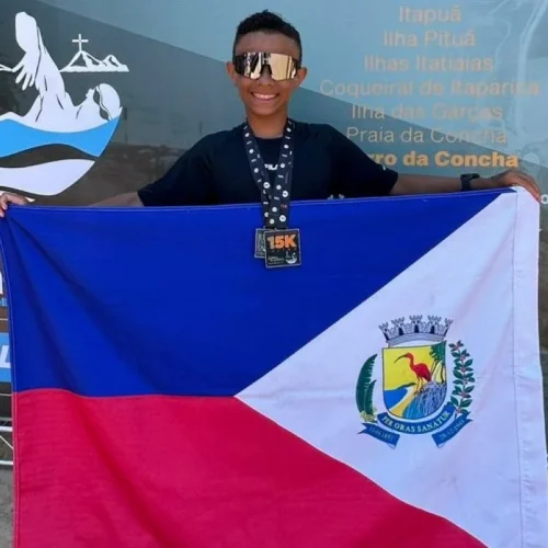 Aos 12 anos, triatleta de Guarapari (ES) completa ultramaratona de 15 km em mar aberto