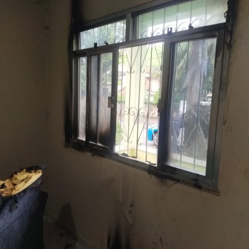 Mulher é presa após tentar incendiar casa com a própria filha no distrito de Raposo, em Itaperuna (RJ)