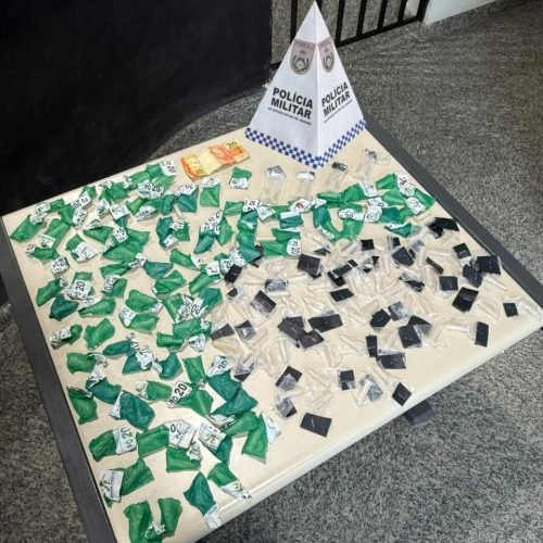 Policia Militar apreende 152 pinos de cocaína após perseguição no Morro do Cruzeiro em Miracema (RJ)