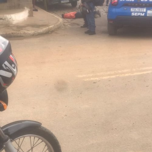Homicídio é registrado na manhã desta quinta-feira (3) no bairro Santa Teresinha, em Varre-Sai (RJ)