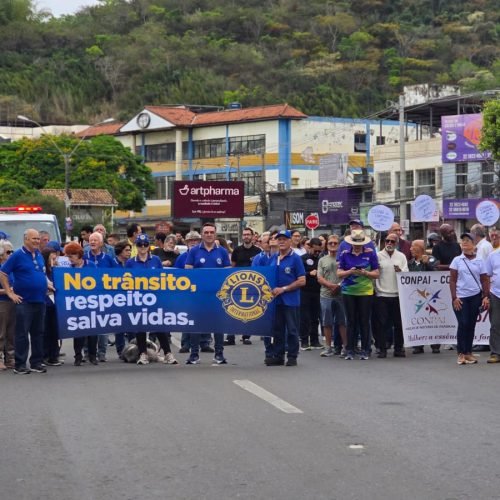 Passeata reúne moradores em Itaperuna por mais segurança no trânsito e pela Estrada do Contorno