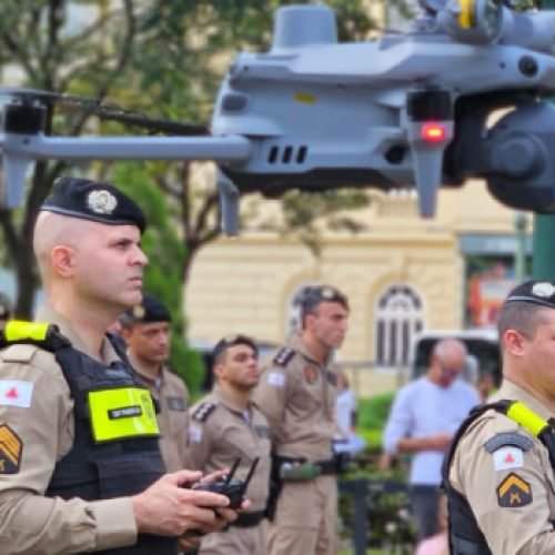 Polícia Militar de Minas Gerais lança pelotão de drones com reconhecimento facial e alerta sonoro