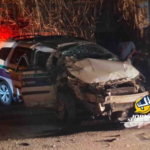 Motorista de táxi sai ileso após colisão com caminhão de cana na RJ-224, em São Francisco de Itabapoana (RJ)