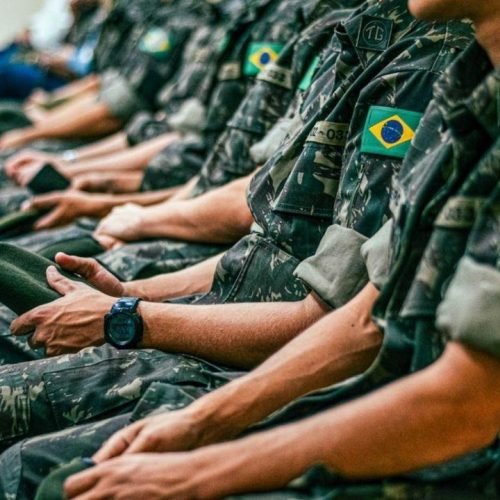 Jovens que completam 18 anos em 2025 devem se alistar; processo pode ser feito online ou presencialmente
