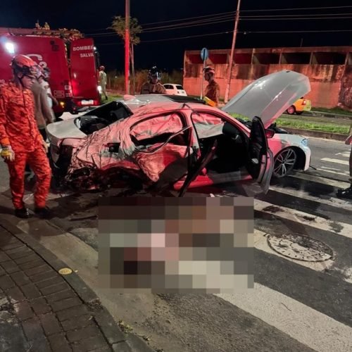 Jovem morre e três pessoas ficam feridas após carro capotar em Campos dos Goytacazes (RJ)